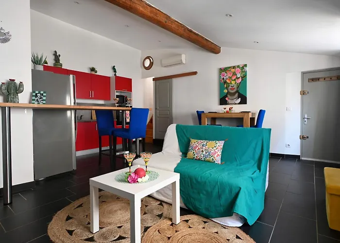 Lägenhet L'ecrin De Frida - Duplex Au Coeur De La Nîmes